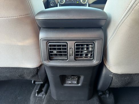 Used 2025 Toyota RAV4 XLE FWD image 17