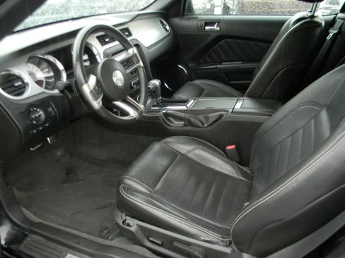 Used 2012 Ford Mustang Premium image 5