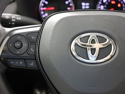 Used 2021 Toyota RAV4 LE FWD image 21