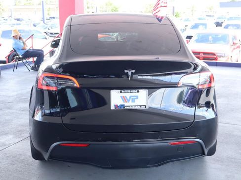Used 2021 Tesla Model Y Long Range AWD/4WD image 6