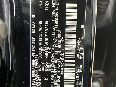 Used 2024 Toyota Highlander XLE image 35