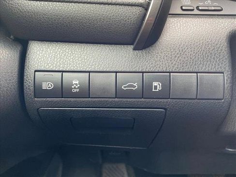 Used 2018 Toyota Camry XSE FWD image 29