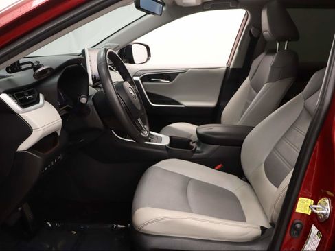 Used 2022 Toyota RAV4 Limited image 16
