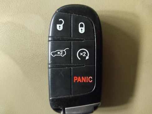 Used 2018 Jeep Grand Cherokee Limited image 32