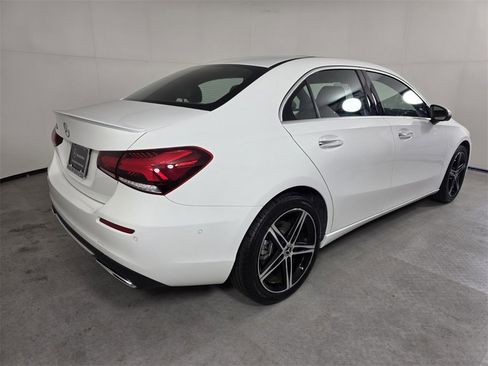 Certified 2022 Mercedes-Benz A 220 image 4
