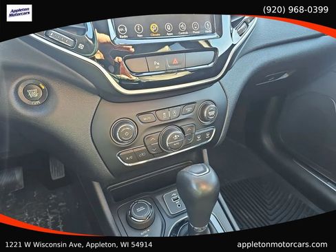 Used 2019 Jeep Cherokee Limited image 17