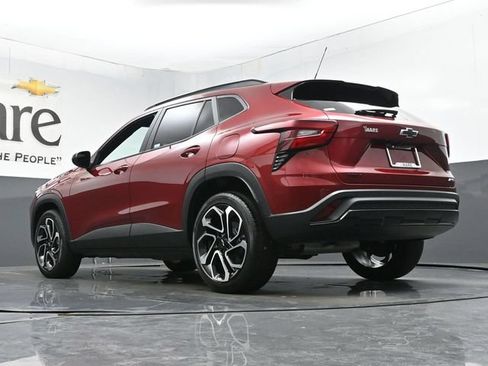 Used 2024 Chevrolet Trax RS w/ Sunroof Package FWD image 5