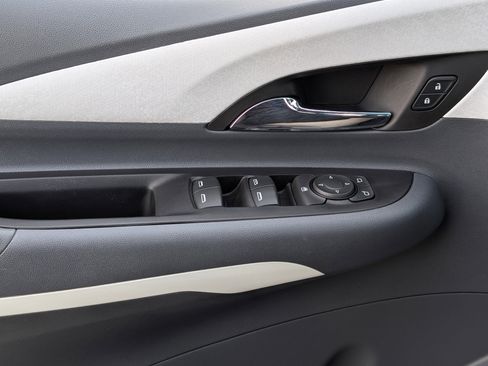 Used 2020 Chevrolet Bolt LT image 15