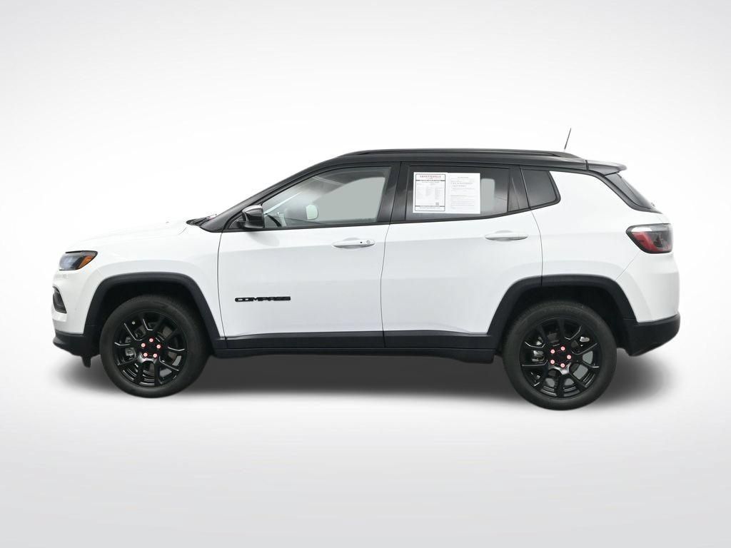 Used 2023 Jeep Compass Latitude AWD/4WD image 10