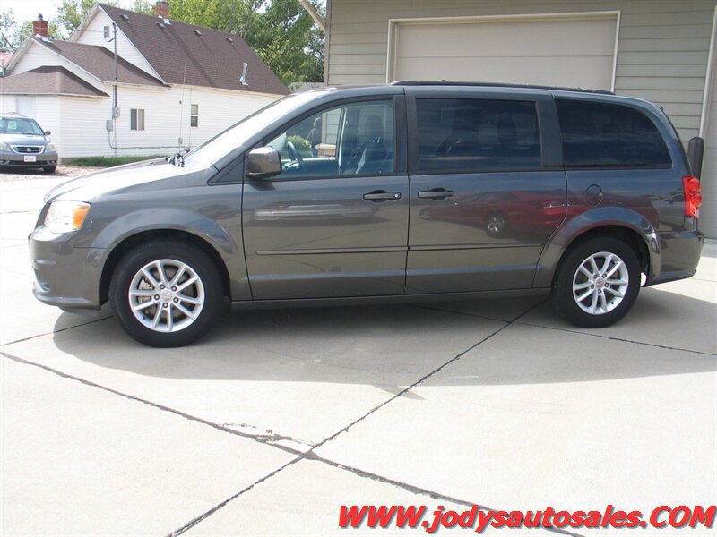 Used 2016 Dodge Grand Caravan SXT w/ Rear Park Assist Package FWD image 31