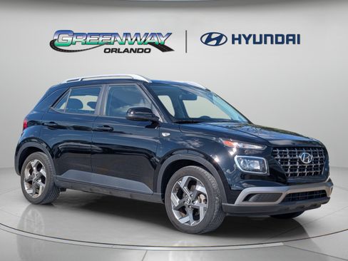 Used 2024 Hyundai Venue SEL FWD image 1