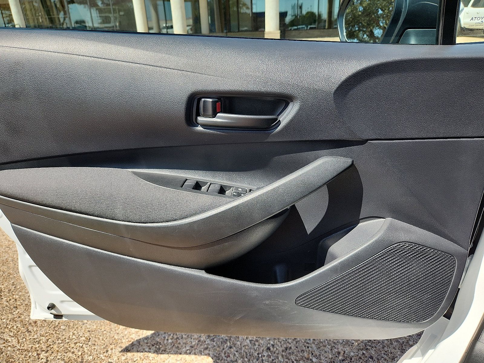 Used 2026 Toyota Corolla LE FWD image 17