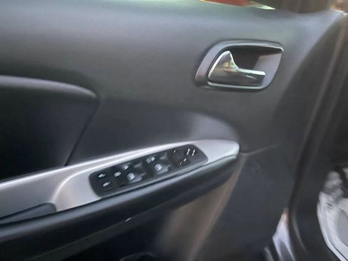 Used 2020 Dodge Journey SE w/ SE Popular Equipment Group FWD image 13