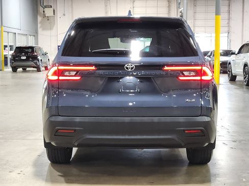 Used 2024 Toyota Grand Highlander FWD image 10
