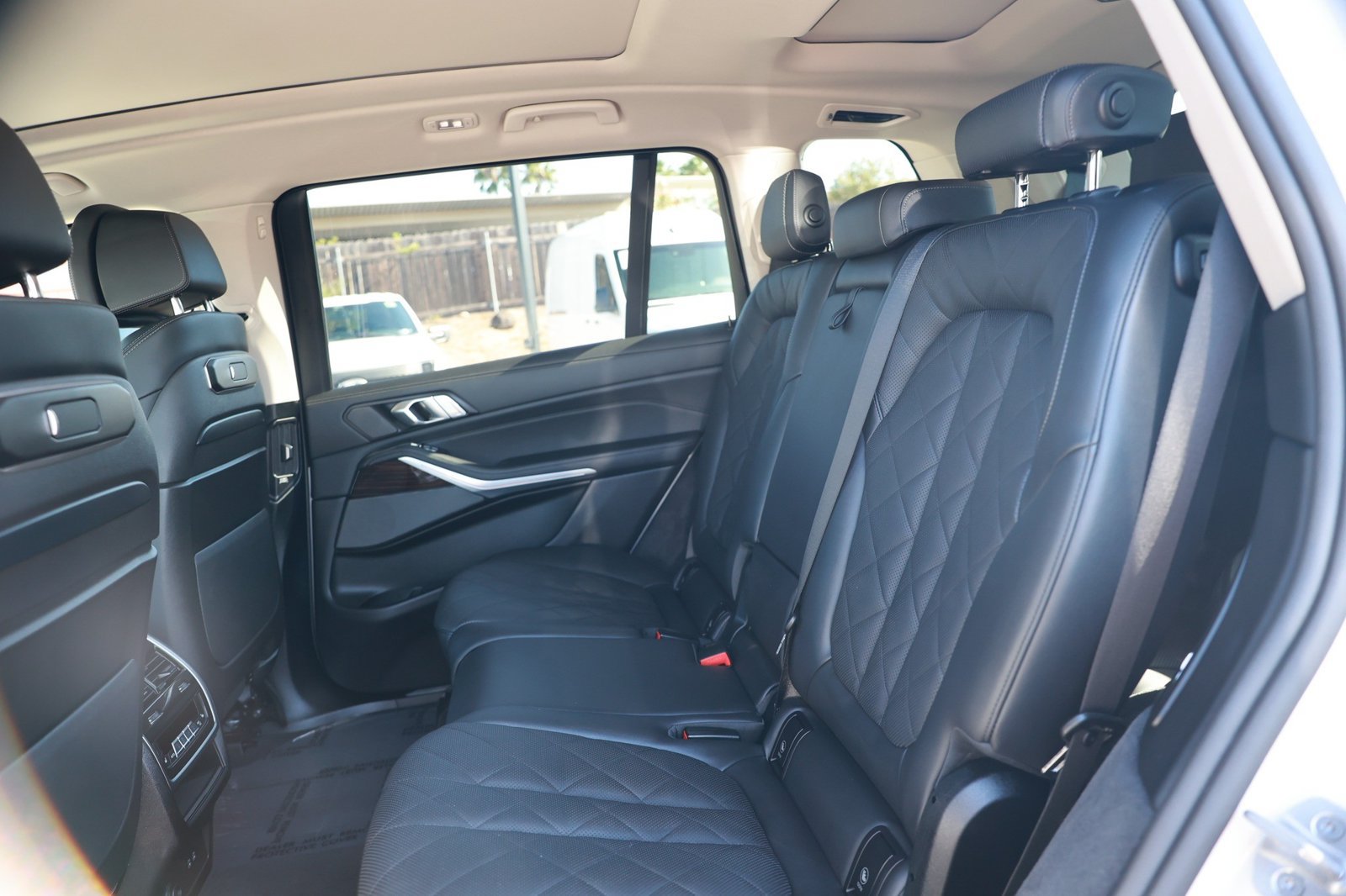 Used 2026 BMW X7 xDrive40i AWD/4WD image 36