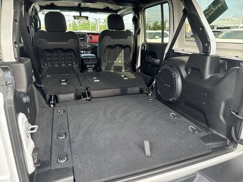 Used 2018 Jeep Wrangler Unlimited Rubicon AWD/4WD image 19