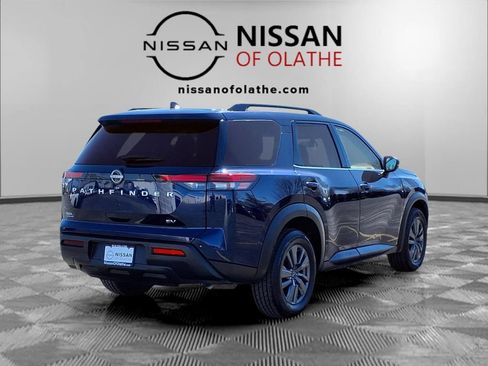 Used 2024 Nissan Pathfinder SV FWD image 30