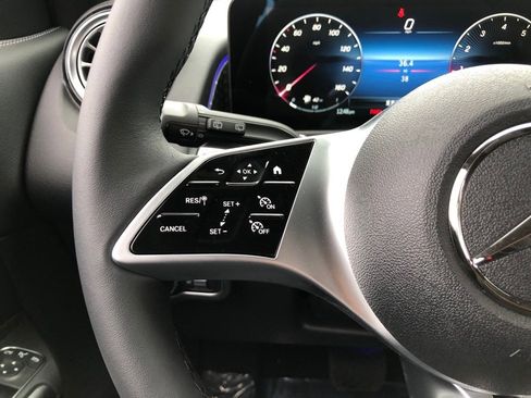 New 2025 Mercedes-Benz GLB 250 4MATIC image 20