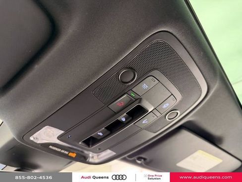 Used 2025 Audi Q3 2.0T Premium w/ Convenience Package AWD/4WD image 32