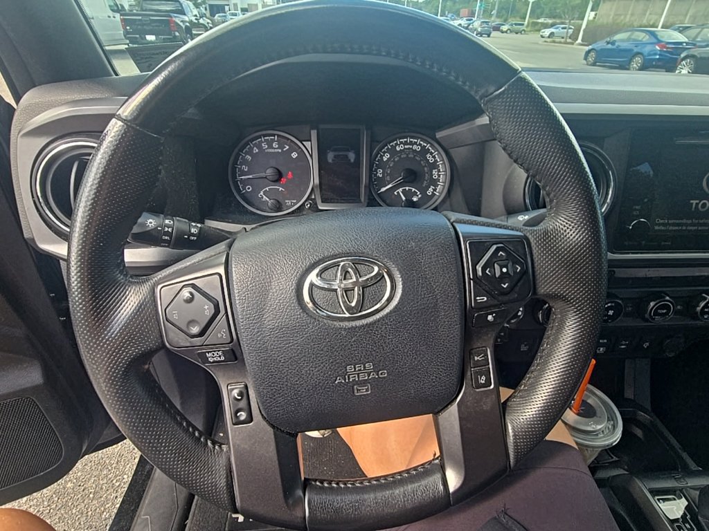 Used 2018 Toyota Tacoma TRD Off-Road w/ Technology Package AWD/4WD image 14