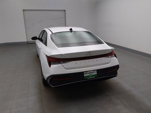 Used 2025 Hyundai Elantra SE FWD image 7