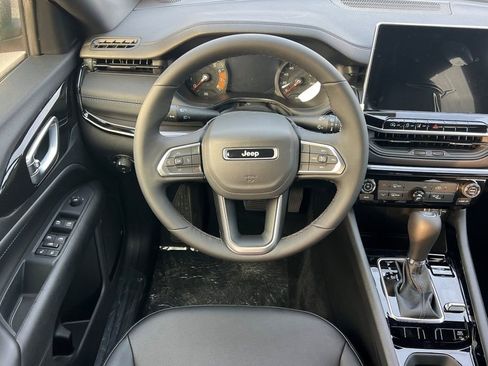 New 2026 Jeep Compass Latitude image 14