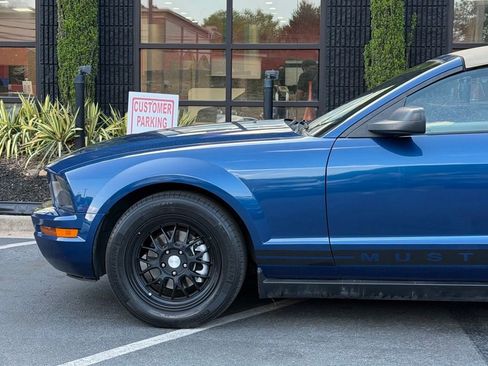 Used 2007 Ford Mustang Convertible RWD image 10