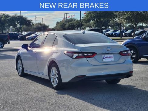 Used 2024 Toyota Camry LE image 3
