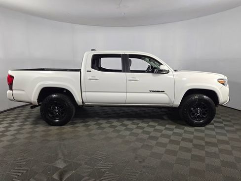 Used 2022 Toyota Tacoma SR5 w/ Technology Package RWD image 15