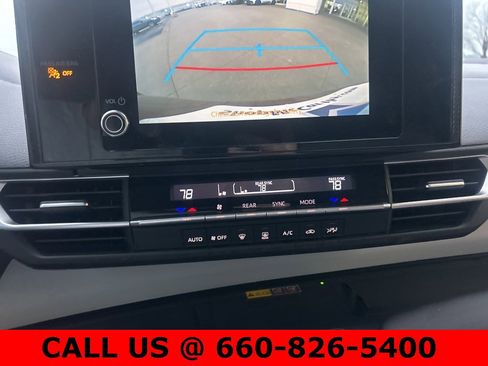 Certified 2025 Toyota Sienna LE image 16