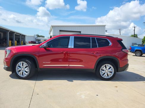 Used 2024 GMC Acadia Elevation image 8