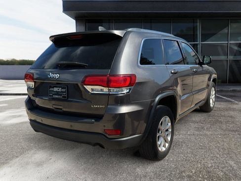 Used 2021 Jeep Grand Cherokee Laredo AWD/4WD image 7