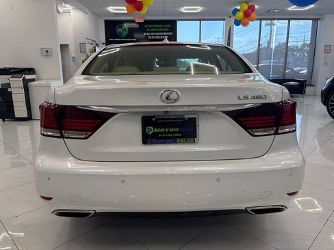 Used 2015 Lexus LS 460 w/ Comfort Package RWD image 11