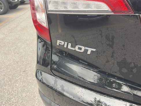 Used 2021 Honda Pilot Touring image 13