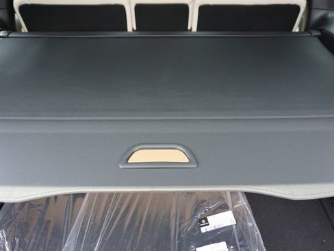 Used 2025 Mercedes-Benz GLB 250 image 75