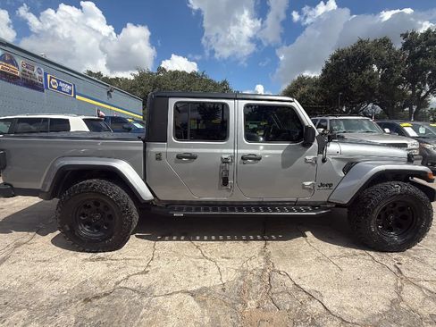 Used 2021 Jeep Gladiator Sport AWD/4WD image 8