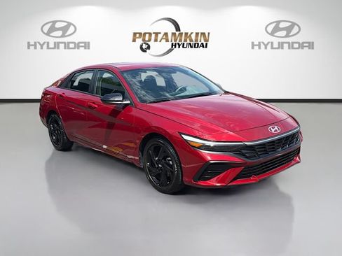 Certified 2026 Hyundai Elantra Sport FWD image 3
