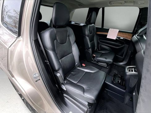 Used 2023 Volvo XC90 B6 Plus w/ Protection Package Premier image 25