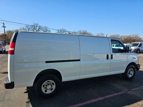 Used 2015 Chevrolet Express 2500 Extended RWD image 15