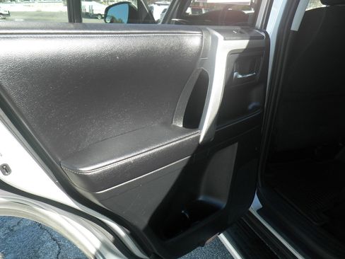 Used 2017 Toyota 4Runner SR5 image 17