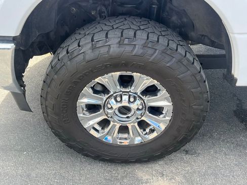 Used 2018 Ford F350 Lariat w/ Chrome Package AWD/4WD image 12