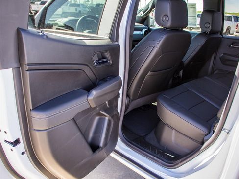 New 2025 Chevrolet Colorado LT w/ LT Convenience Package image 23