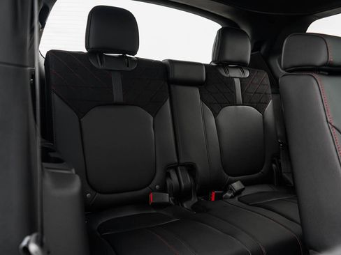 New 2026 Honda Pilot Black Edition image 12