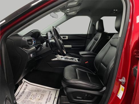 Used 2020 Ford Explorer XLT w/ Equipment Group 202A image 31