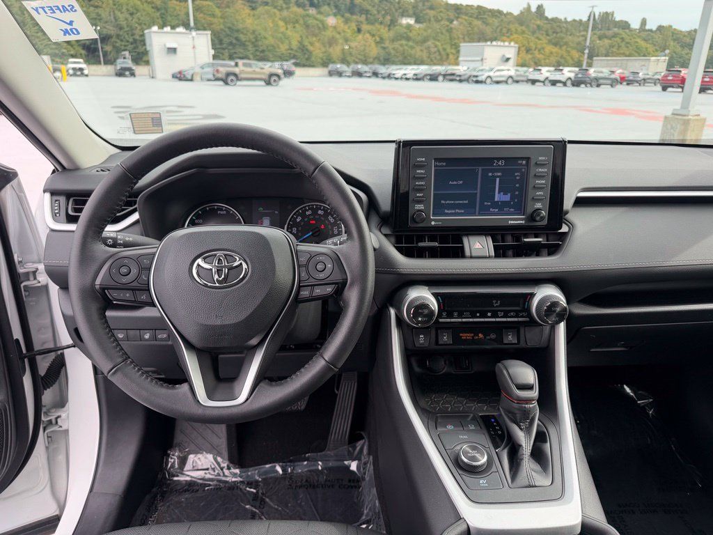 Used 2022 Toyota RAV4 XLE w/ Convenience Package AWD/4WD image 13