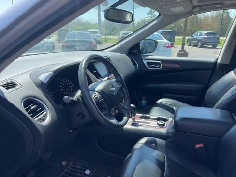 Used 2017 Nissan Pathfinder Platinum w/ Family Entertainment Package image 14