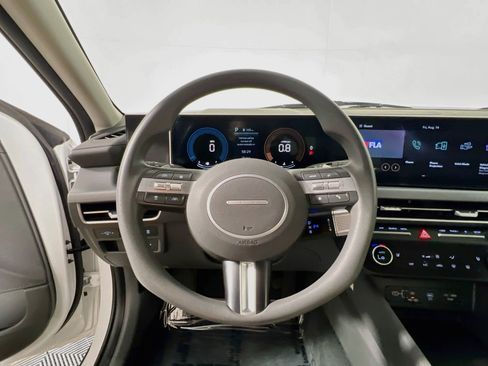 Used 2025 Hyundai Sonata SEL FWD image 18