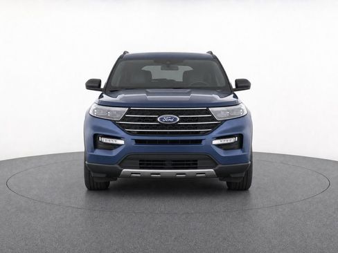 Used 2021 Ford Explorer XLT w/ Equipment Group 202A RWD image 5