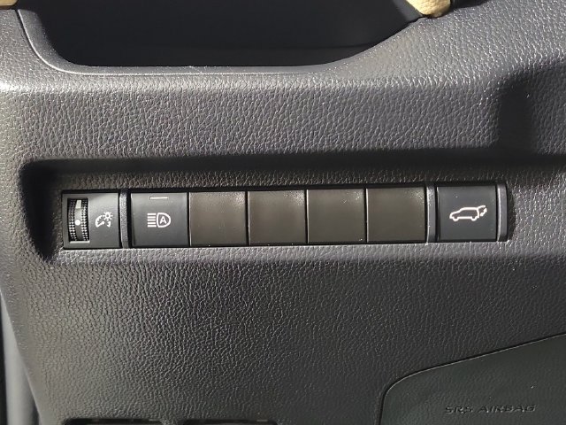Used 2024 Toyota RAV4 XLE Premium FWD image 24