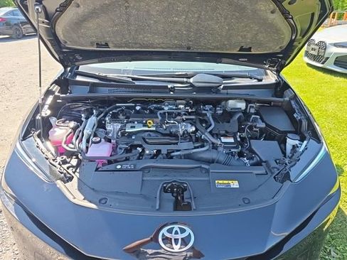 Used 2025 Toyota Prius Plug-In Hybrid FWD image 13
